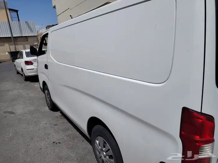 للبيع باص نيسان بنزيم2020 1