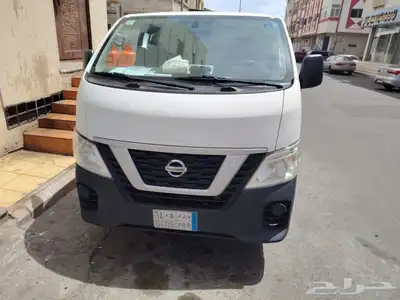 للبيع باص نيسان بنزيم2020 2