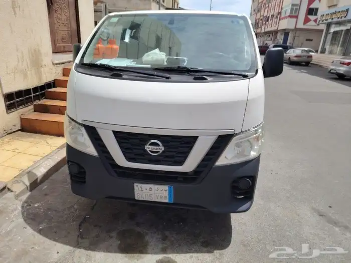 للبيع باص نيسان بنزيم2020 2