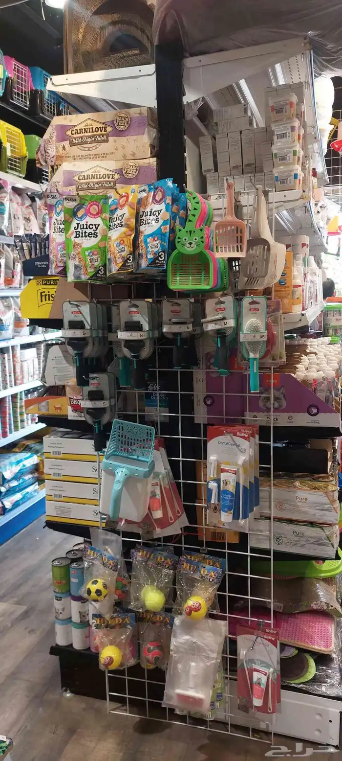 اكل البسه والمكافآت وجميع أغراض البسه والطيور والاسماك 9