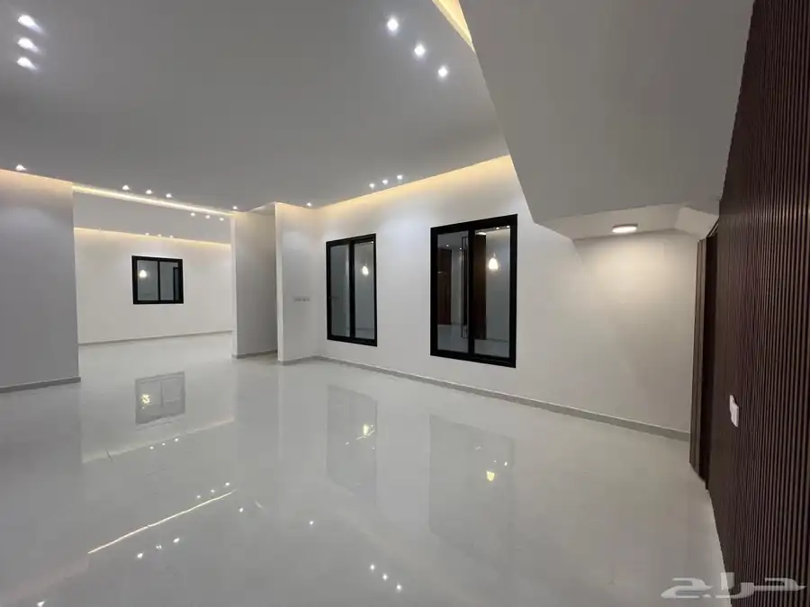 فيلا درج داخلي مع شقتين للبيع بحي البيان 9