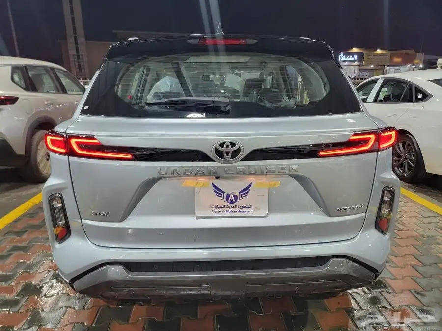 تويوتا اوربان كروزر GLX 2025 3