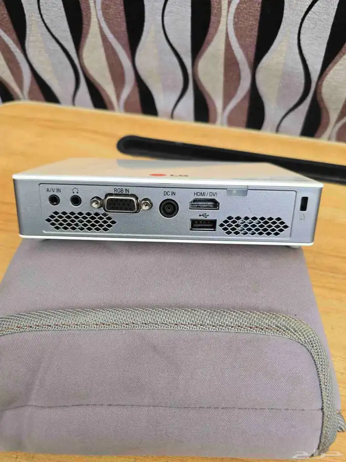 بروجكتر ال جي PB60G 4