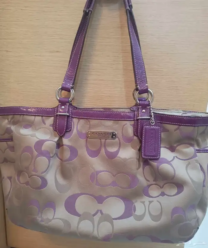 شنطه ماركة اصلية استخدام بسيط سعر الشراء 870 السعر الحالي300 0