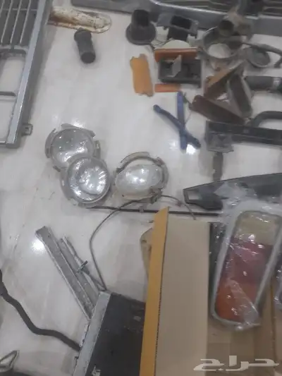قطع هايلكس 77 او 78 طبلون مع شبك دركسون واغراض اخ 22