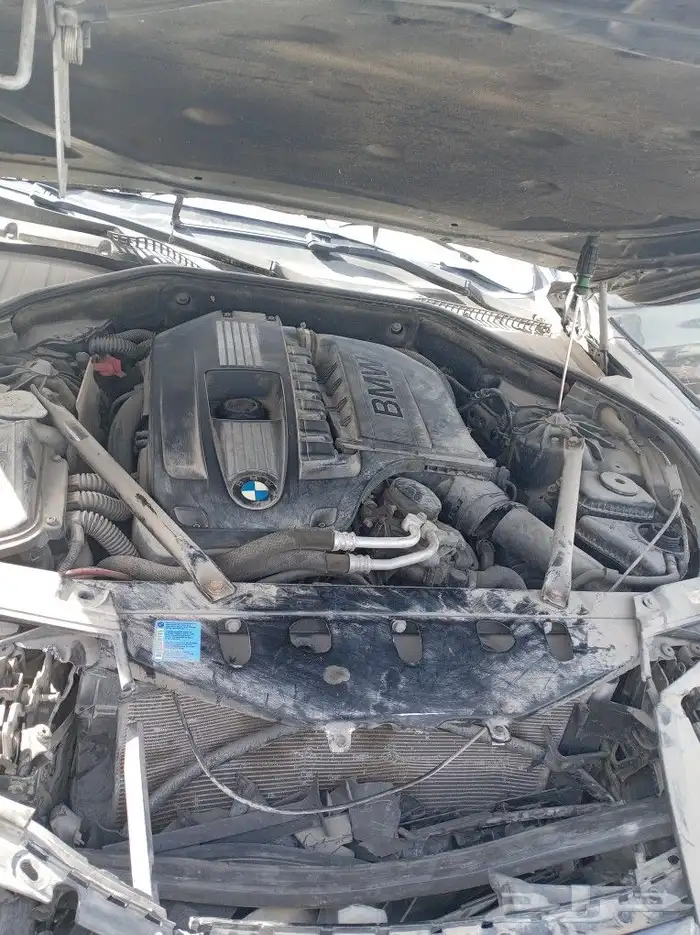 يوجد لدينا جميع انواع قطع غيار مرسيدس تشليح 3