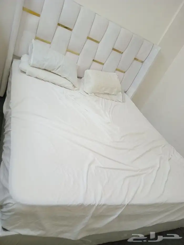 سرير نظيف مع مرتبه 0