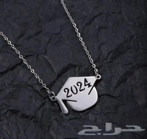 بروشات تخرج بلاسم مطلي ذهب او فضه تصمم حسب الطلب 6