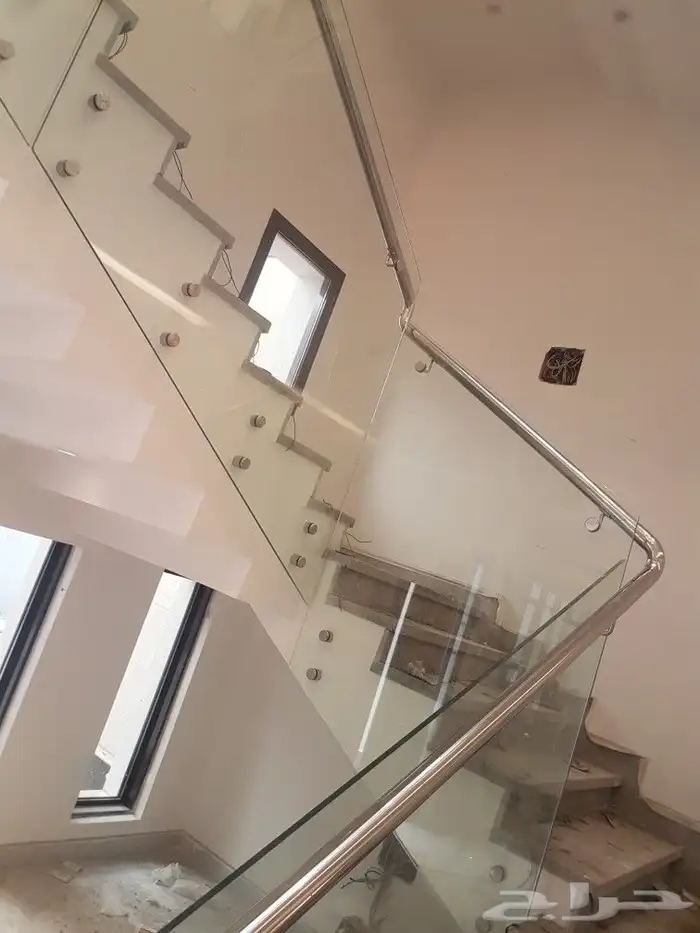 تركيب درابزين سلم درج استانلس استيل زجاج 7