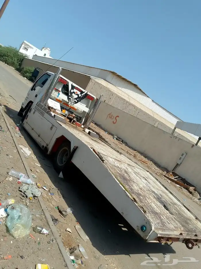 سطحه متواجد حاليا في جدة ومتجه الجنوب لنقل السيارات 0