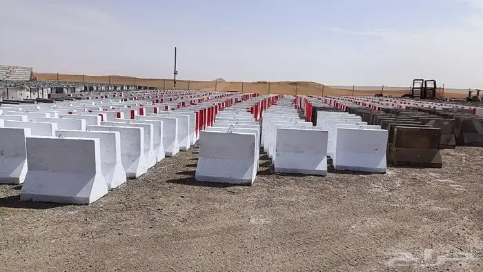 حواجز خرسانيه وزينة حدائق مناهيل مصدات قواعد اناره 1