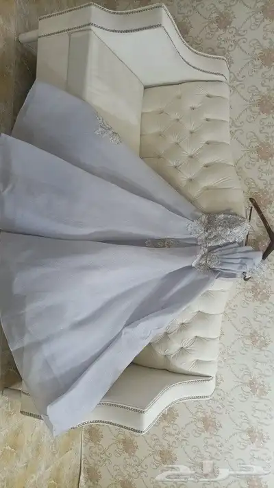 عبايه عروس بيضاء للتاجير وفستان سهرة للبيع 2