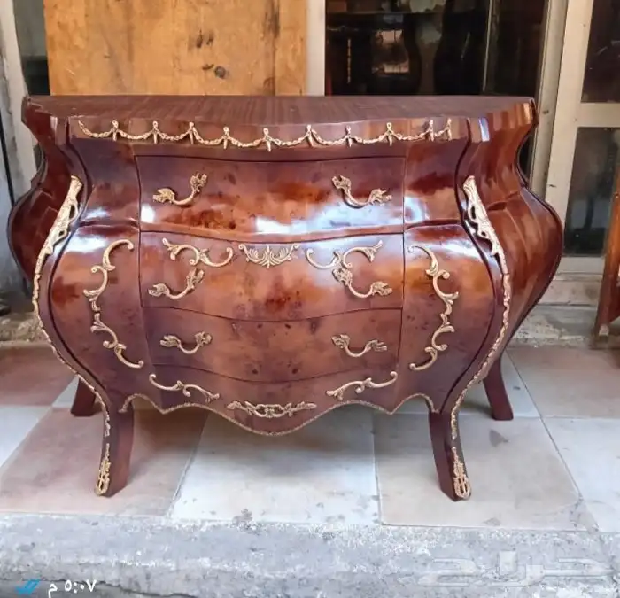 كوميهات وانتيكات خشبيه قشرة ونحاس 6