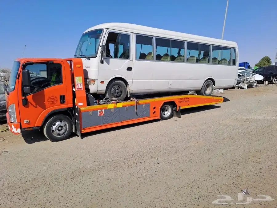 سطحه لسحب المركبات المتعطله والسليمه داخل وخارج مدينة جدة عل 3