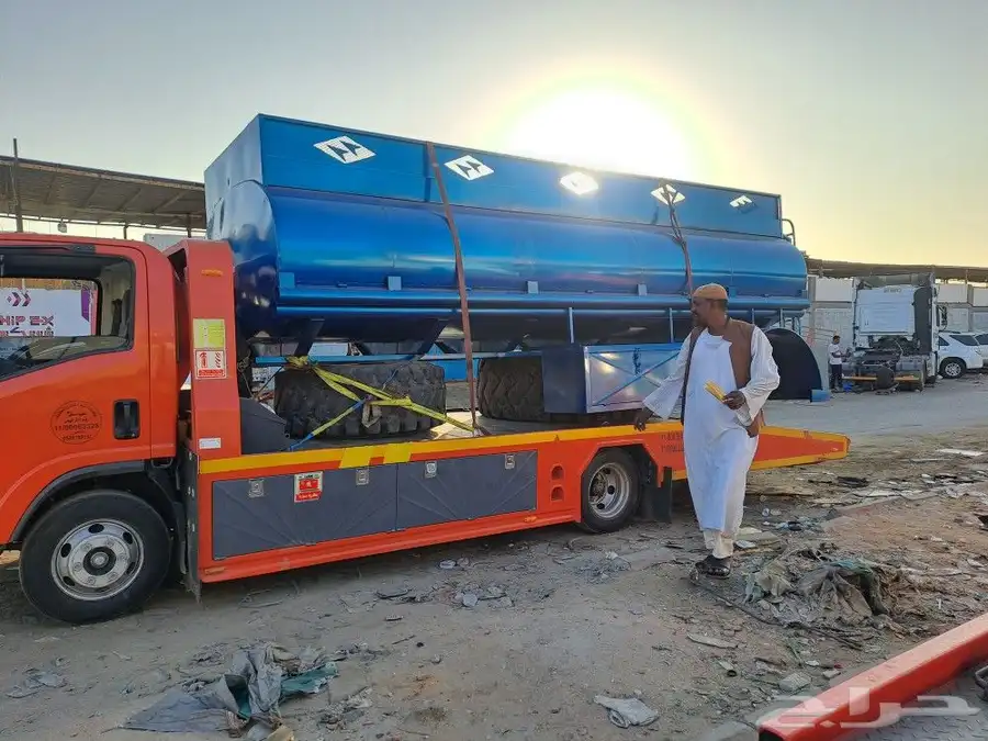 سطحه لسحب المركبات المتعطله والسليمه داخل وخارج مدينة جدة عل 4