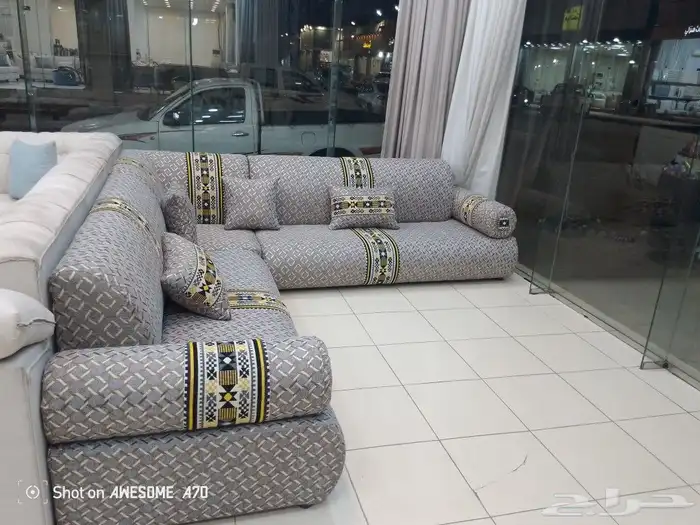 مفروشات الرياض  تفصيل جميع انواع الكنب والجلسات الارضي والست 1