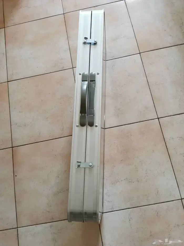 طاوله متنقله قابله للطي جديده 2