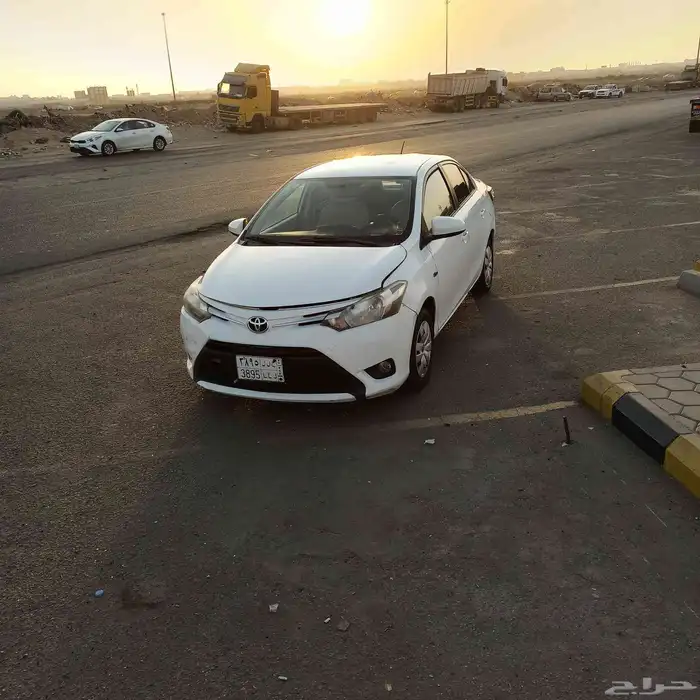 يارس موديل 2016 نظيفه جدا ماشيه 180 فقط 2
