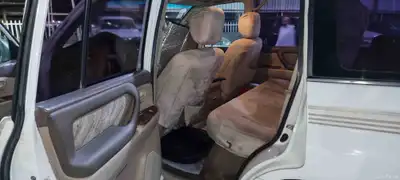 تويوتا لاندكروزر GX 2000 6