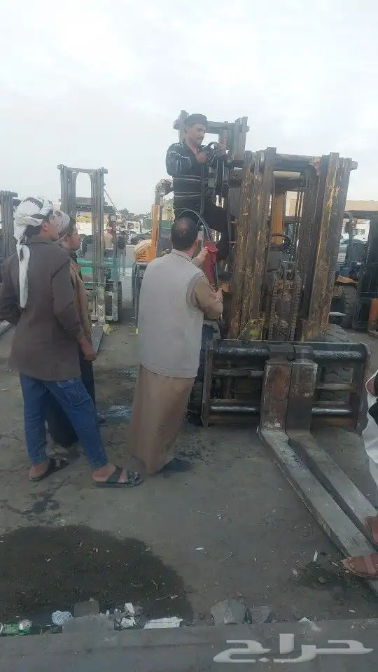 رافعات شوكية فوركلفت للايجار كرينات يومي شهري مشوار 4