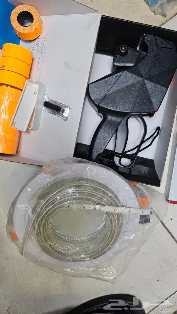 أغراض ديكور محل شبه جديد واغلبها جديد لم تستعمل 6