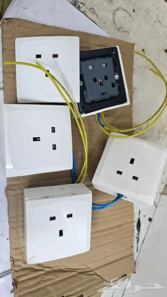 أغراض ديكور محل شبه جديد واغلبها جديد لم تستعمل 7