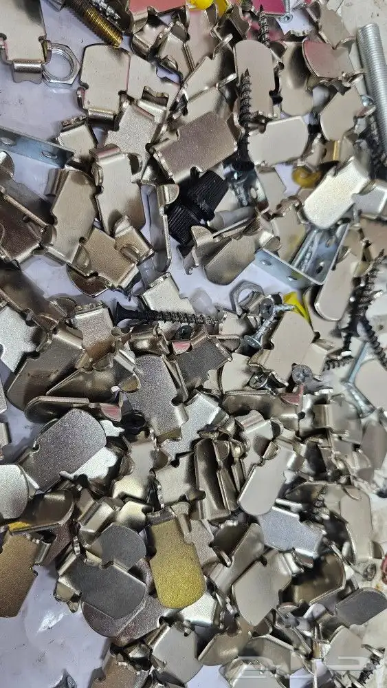 أغراض ديكور محل شبه جديد واغلبها جديد لم تستعمل 2