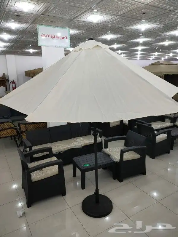 جلسات خارجية مع مظلات وطاولات طعام خارجية مع مظلات 8
