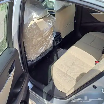 تويوتا كامري LE ابيض 2025 بطاقة 3