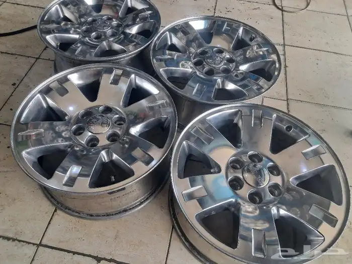 طقم جنوط يوكن 2010 مقاس 20 0