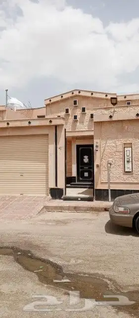 فيلا دور ارضي مؤسس ثلاث شقق 360 م زاوية علي شارعين 13