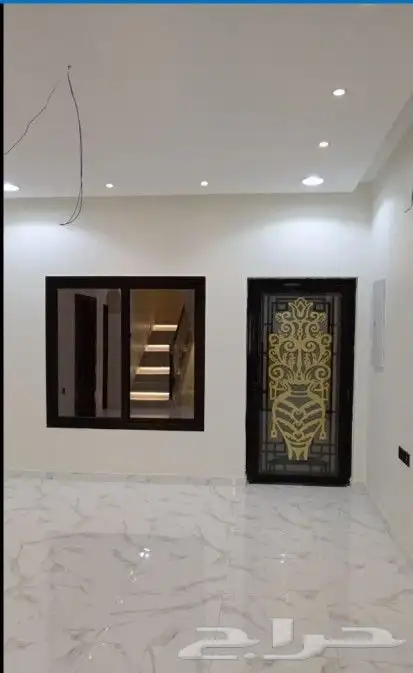 للبيع شقه دبلكس ارضيه في الدمام حي بدر 91 د 8
