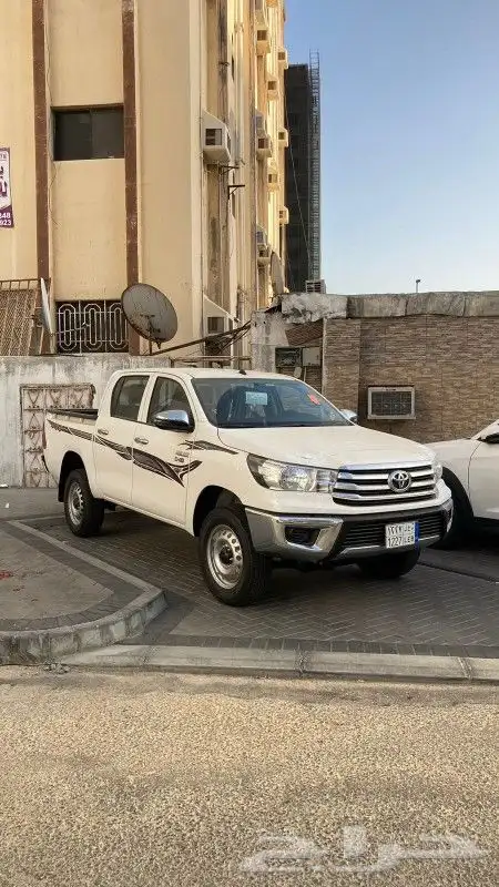 هايلوكس 2025 للإيجار جديد اصفار وبسعر خاص 0