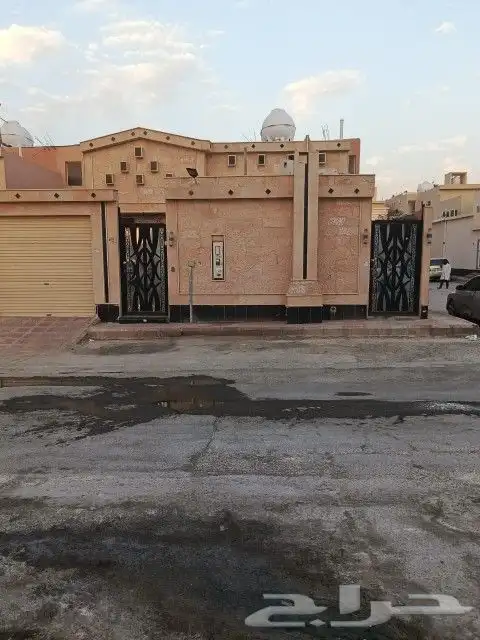 فيلا دور ارضي مؤسس ثلاث شقق 360 م زاوية علي شارعين 1