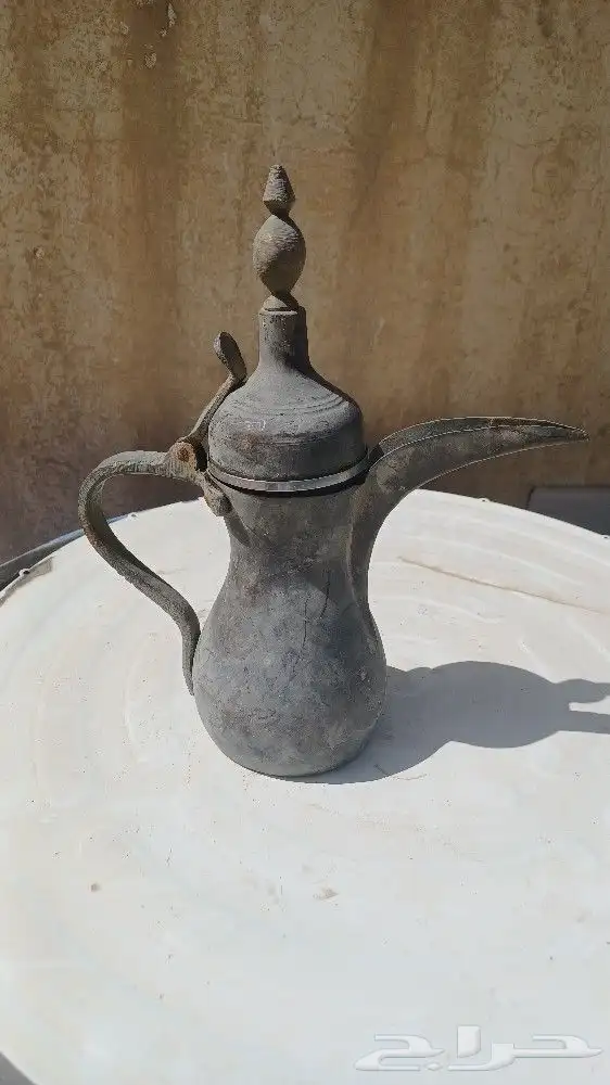 للبيع دلة قديمة بختم 1