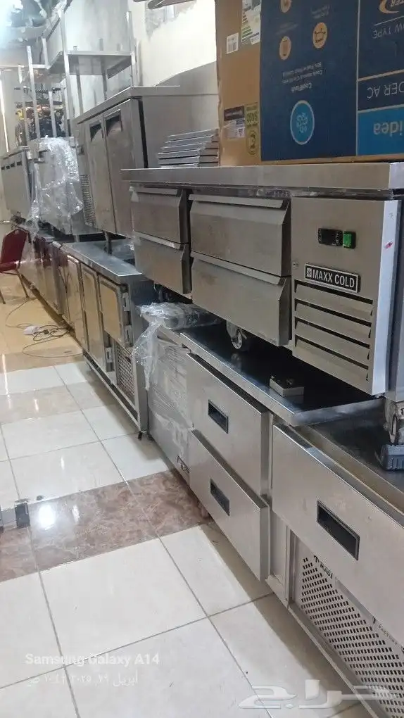 يتوفر لدينا ادوات مطاعم شبه جديده 2