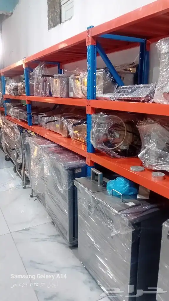 يتوفر لدينا ادوات مطاعم شبه جديده 4