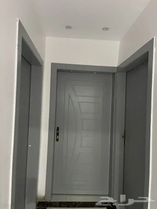 فيلا دور ارضي مؤسس ثلاث شقق 360 م زاوية علي شارعين 12