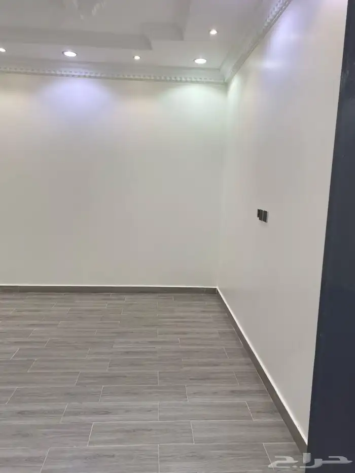عمارة مميزة للبيع دور وثلاث شقق ف حي الموسى خميس مشيط 8