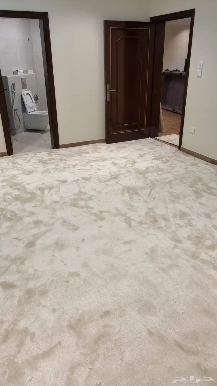 موكيت و فينيل بجميع أنواعها فني تركيب 4