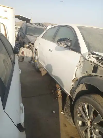 تايوتا افالون بيع قطع غيار تشليح فقط بمنطقه الحمدانيه في جده 0