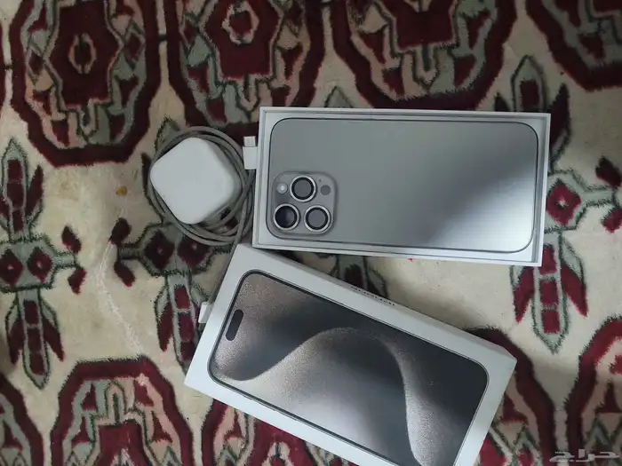 للبيع iphone 15 pro max 5