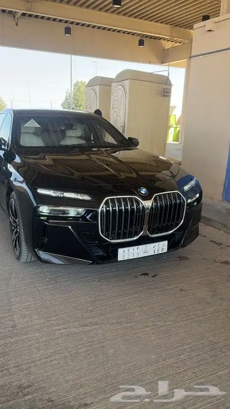 سيارات إيجار معا السائق يومي اسبوعي شهري واستقبال ضيوف 9