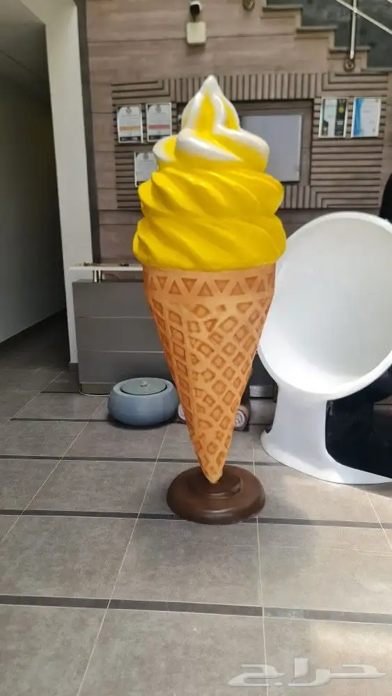 مجسم ايس كريم مصنوع من الفايبر جلاس الصافي 0