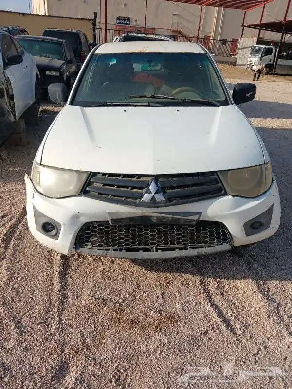 للبيع تشليح سيارات ميتسوبيشي L200 وجلنت وجيب 5