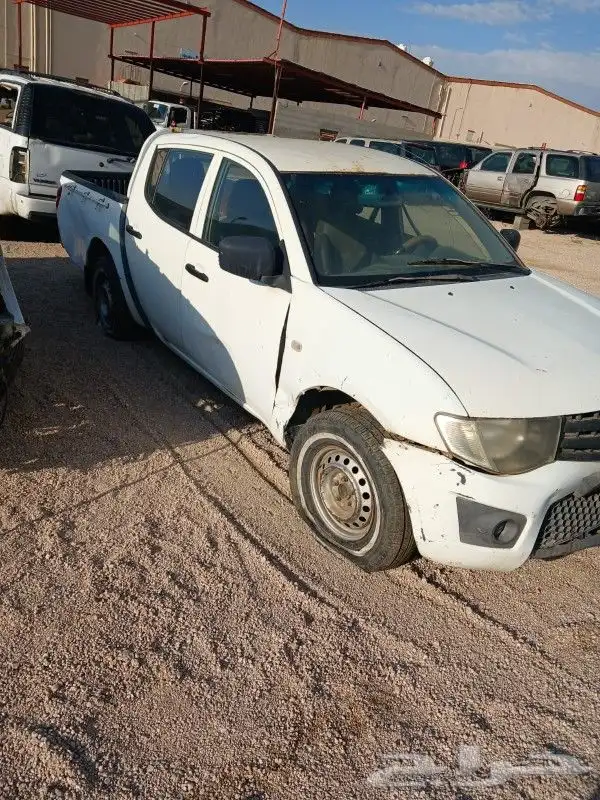 للبيع تشليح سيارات ميتسوبيشي L200 وجلنت وجيب 6