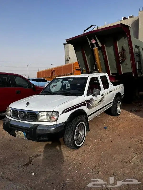نيسان 0