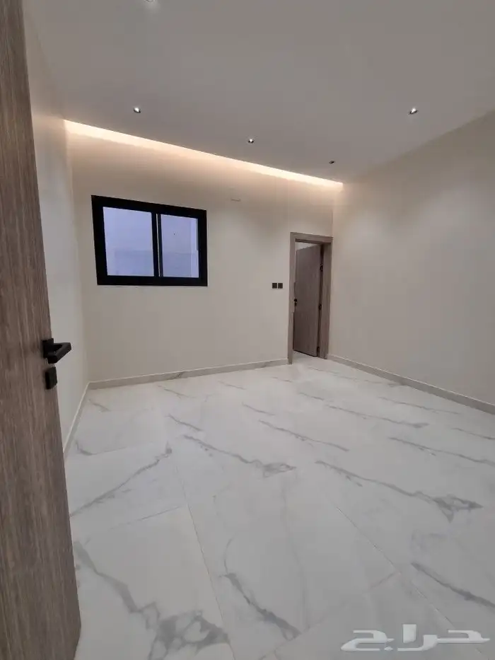 للبيع وحدات ارضيه وعلويه موقع مميز بحي المنتزه الغربي 12