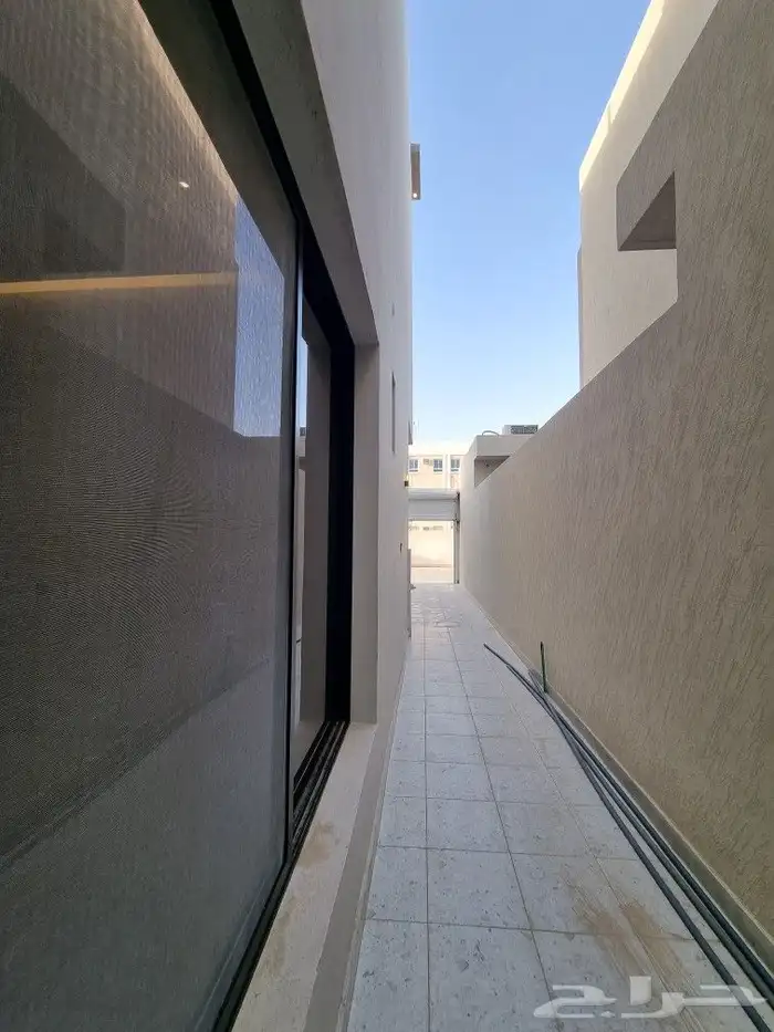 للبيع وحدات ارضيه وعلويه موقع مميز بحي المنتزه الغربي 15