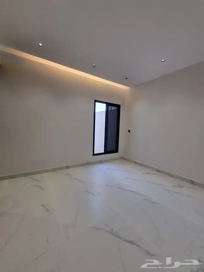 للبيع وحدات ارضيه وعلويه موقع مميز بحي المنتزه الغربي 26